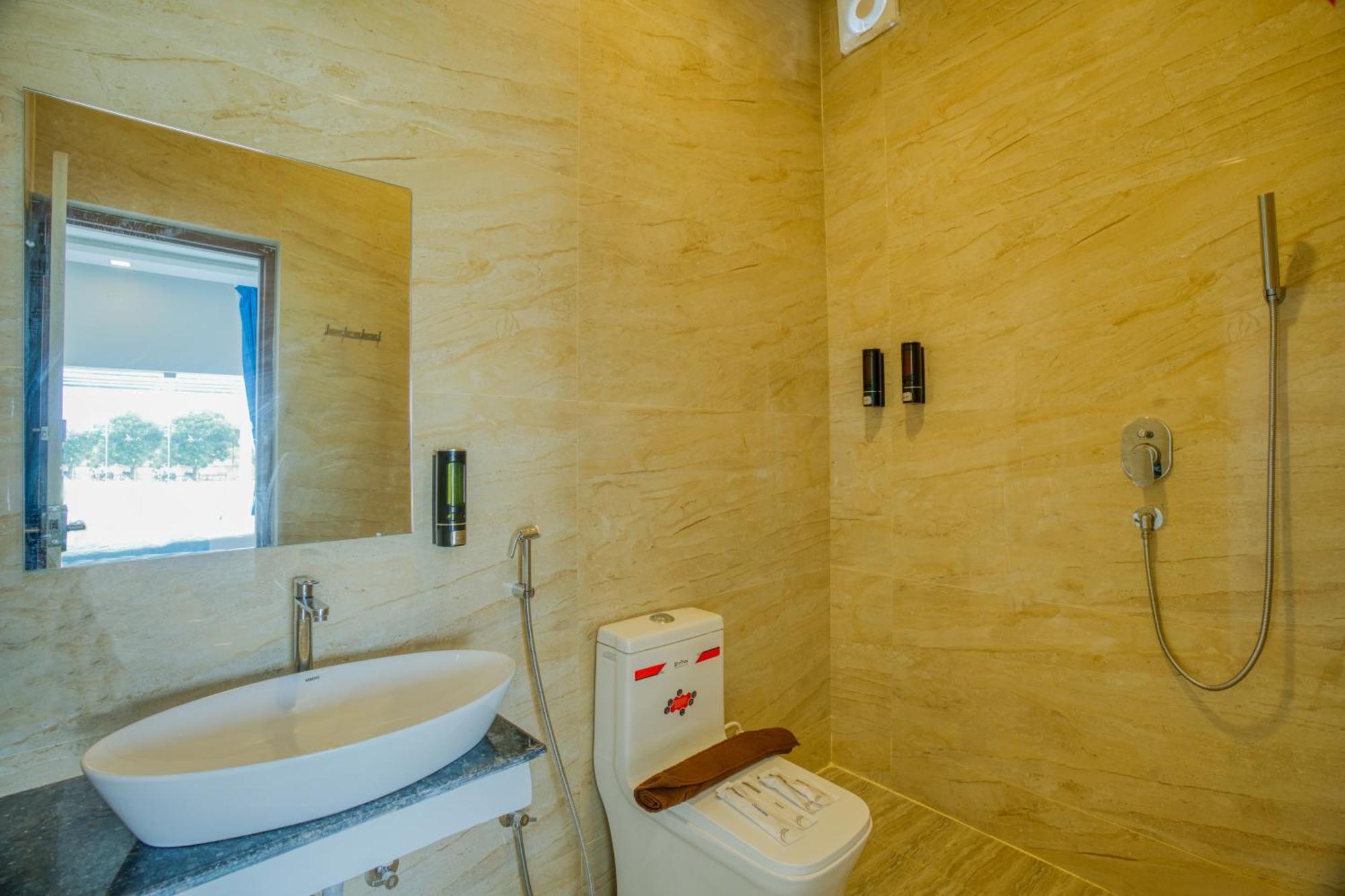 Seaborne Beach Resort Auroville Eksteriør bilde