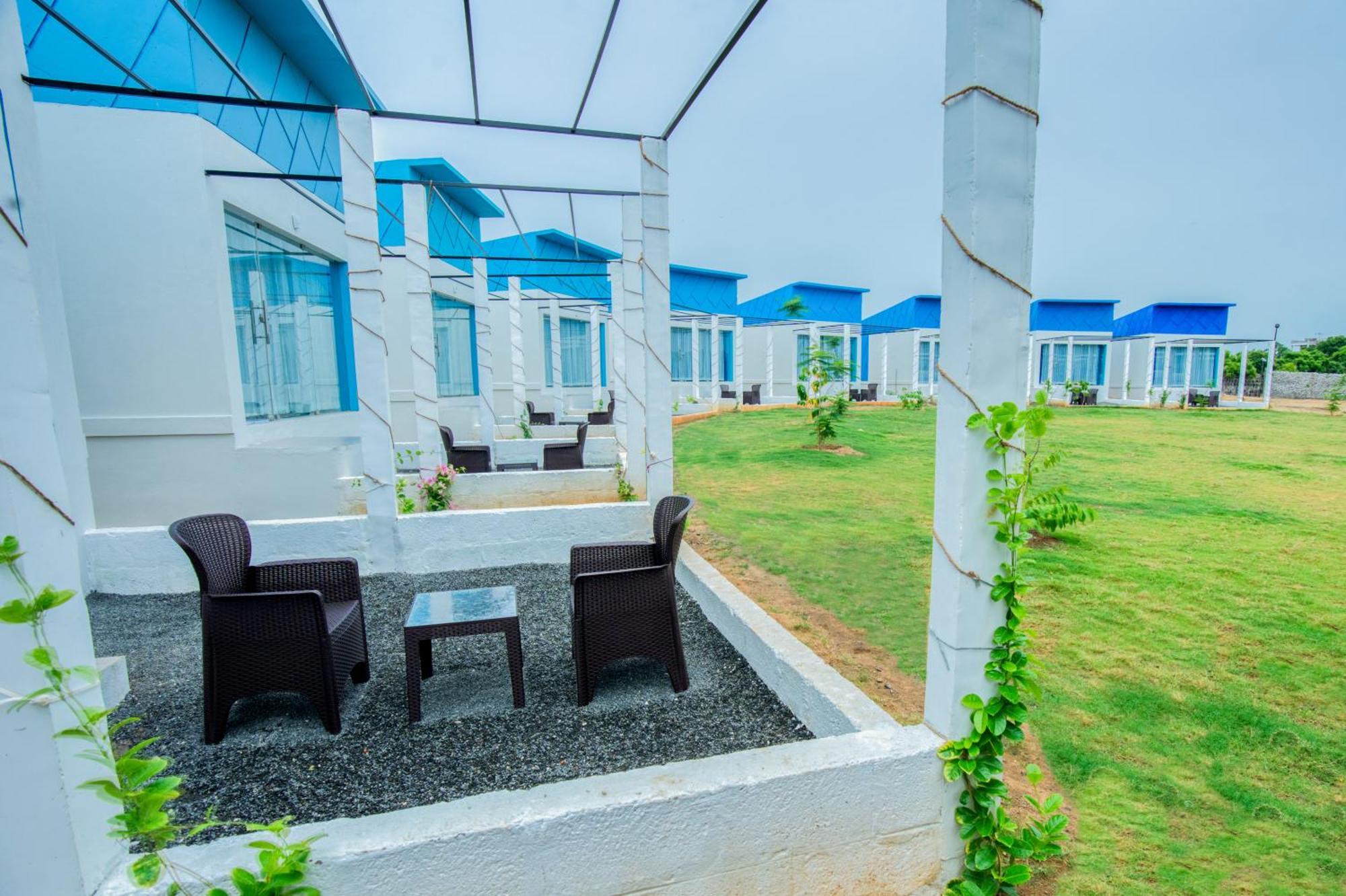 Seaborne Beach Resort Auroville Eksteriør bilde